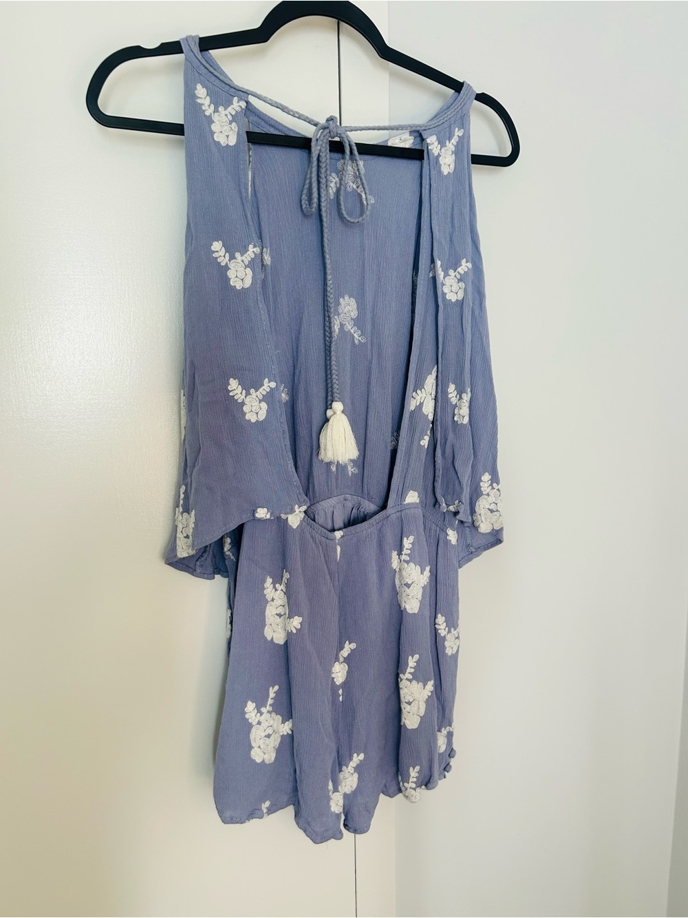 Lost + Wander Light Lavender Embroidered Halter Top - Picture 4 of 10